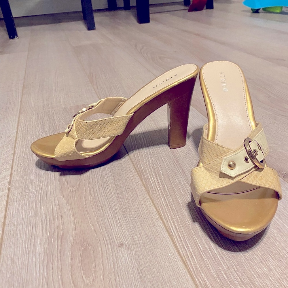 Brand NEW sandals, been in my closet for years, never wore them before.